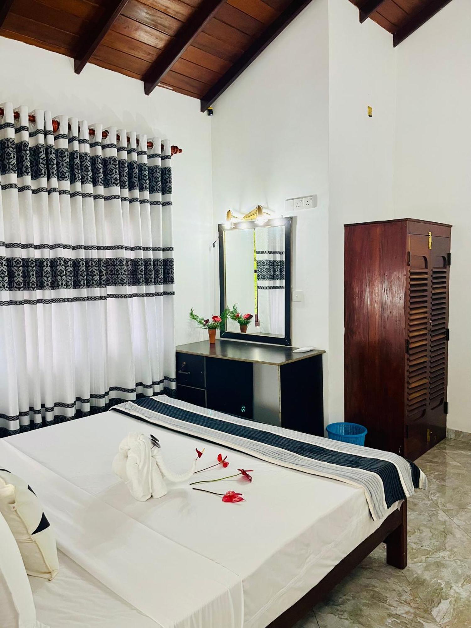 Villa Roy Bentota Exterior photo